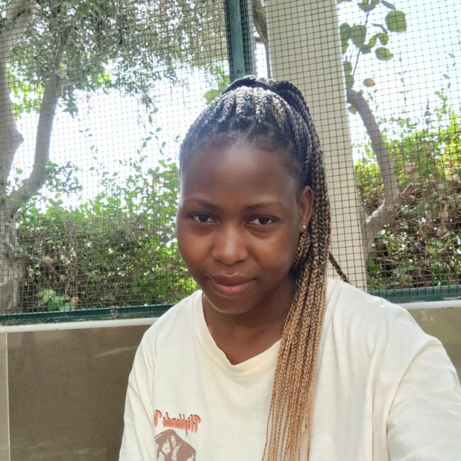 مربية أطفال في أبوظبي: Marion