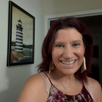 Babysitter in Alexandria: Katie