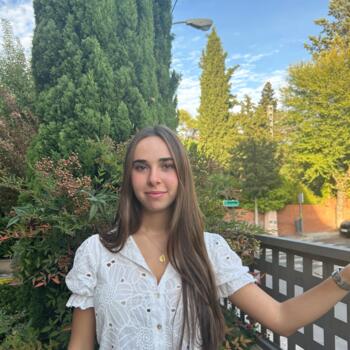 Canguro en Pozuelo de Alarcón: Alejandra