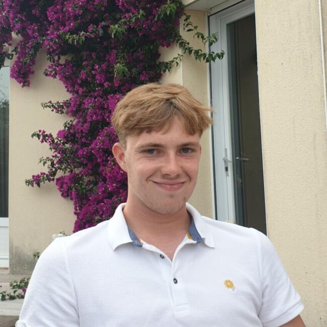 Babysitter in Cassis: HUGO