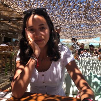 Babysitter in Soorts: Sarah