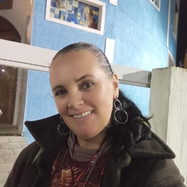 Babá em Paranaguá: Maria de Fátima