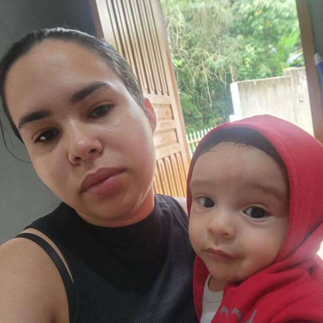 Emprego de babá em Itajaí: Ana