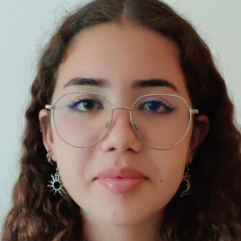 位於加的夫 的臨時保母: Yasmine