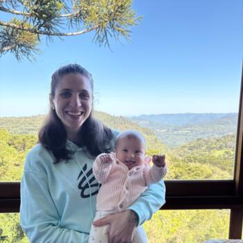 Emprego de babá em Igrejinha: emprego de babá Emmanuelle