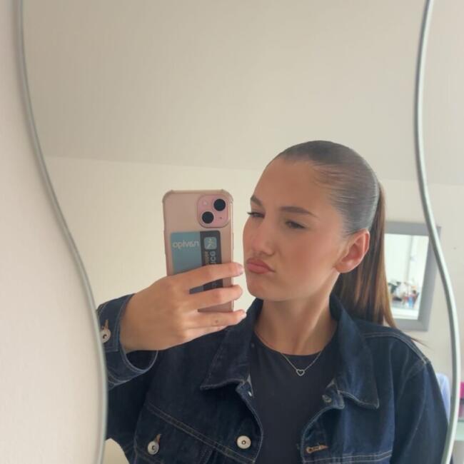 Babysitter in Forges-les-Bains: Ines