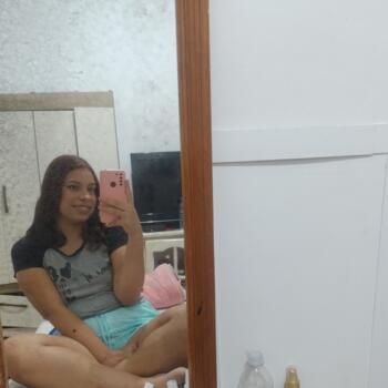 Babysitter in Francisco Morato: Leticia