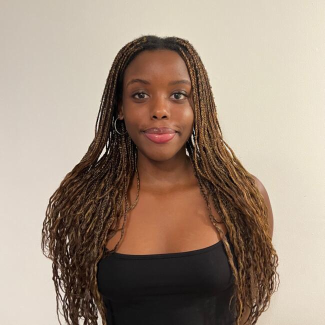 Babysitter in North Vancouver: Tania