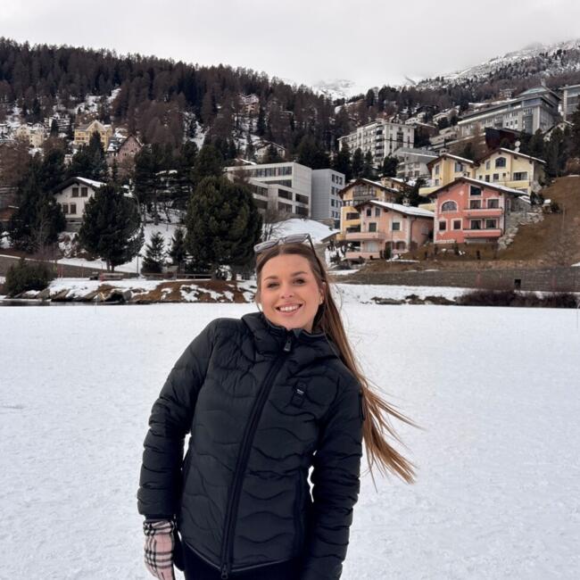 Niñera en Sils: Iona