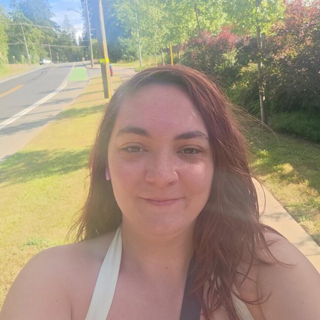 Baby-sitter in Courtenay: Amber