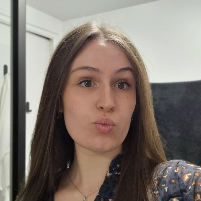 Babysitter in Caen: Louise