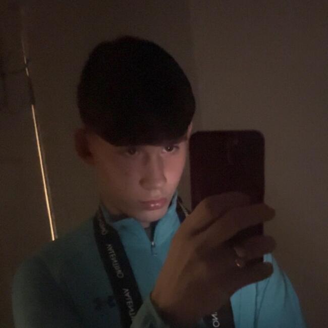 Babysitter in Hull: Enriko