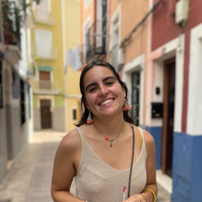 Canguro en Alicante: Nine