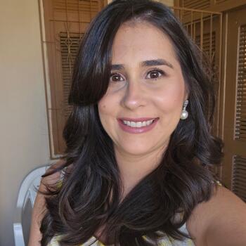 Emprego de babá em Crato: emprego de babá Sheezara