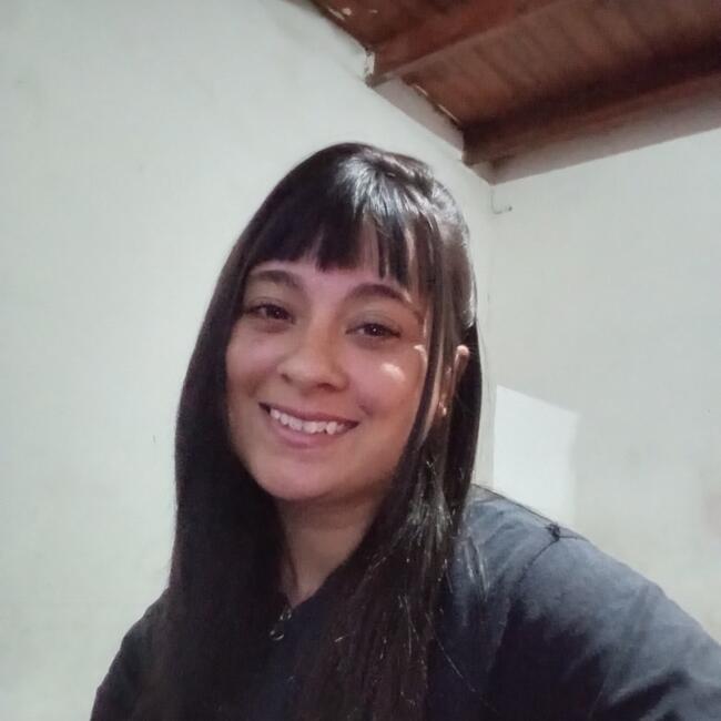 Niñera en José María Ezeiza: Valentina Abril