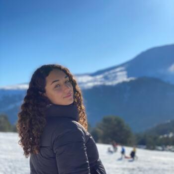 Babysitter in Maringá: Amalia Cristina