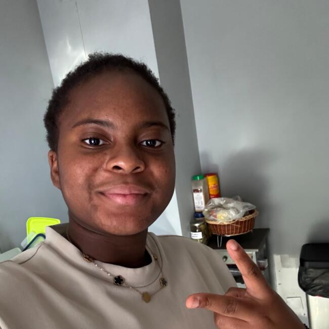 Babysitter in Livry-Gargan: Madina