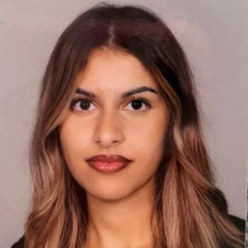 Babysitter in Dar Bouazza: Aya