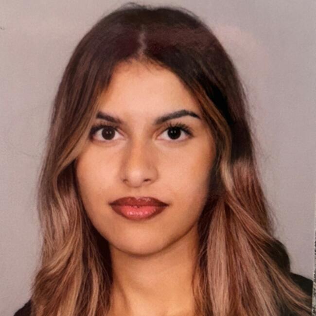 Babysitter in Dar Bouazza: Aya