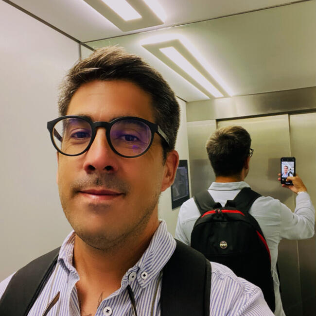 Trabalho de babysitting em Amadora: António