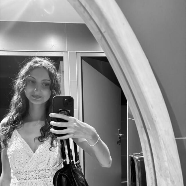 Babysitter in Paris: Soleïa