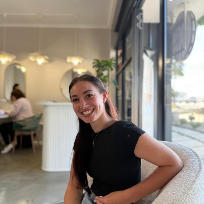 Babysitter in Dubai: Anule