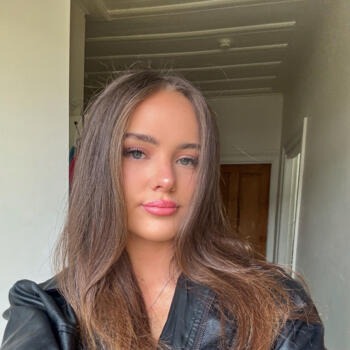 Babysitter in Whitford: Jordan