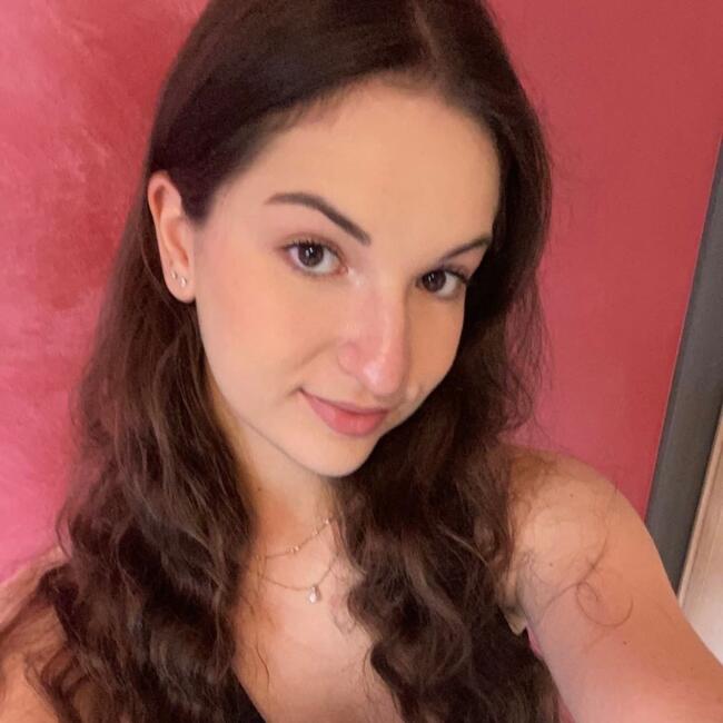 Babysitter in Ancône: Camille