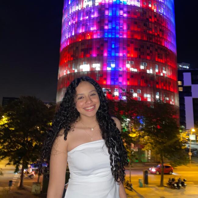 Babysitter em Barcelona: Adriana
