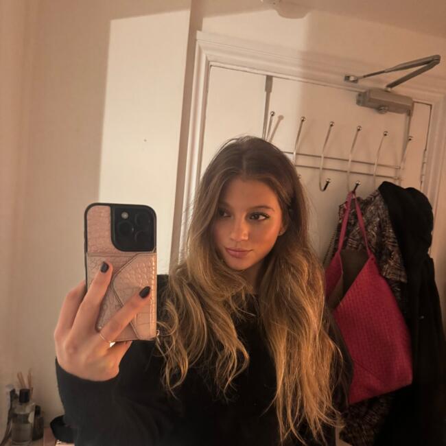 Babysitter in London: Hannah