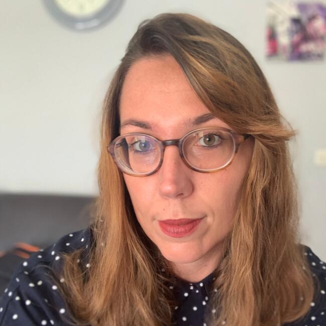 Babysitter in Carbon-Blanc: Deborah