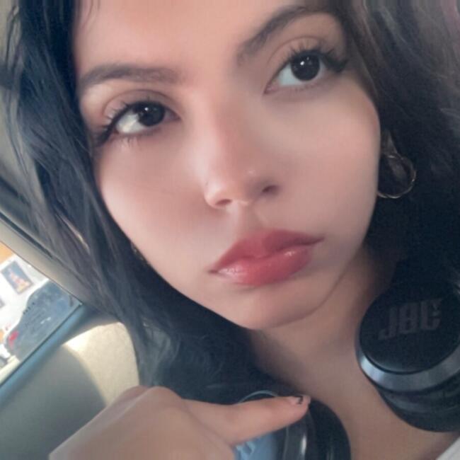 Babysitter in Panama City: Isabella Marie