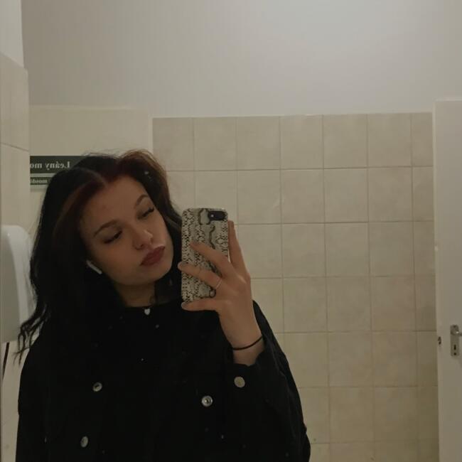 Babysitter in Budapest: Laura