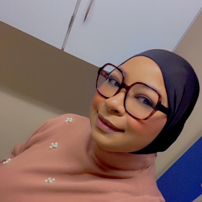 Babysitter in Saint-Pierre-des-Corps: Loubna