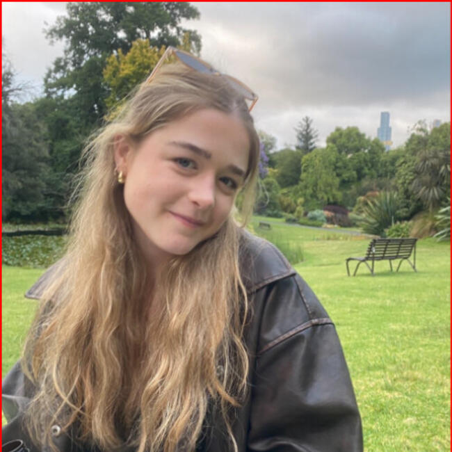Babysitter in Melbourne: Zara