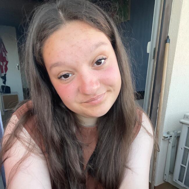 Babysitter in Dreux: Leïnaé