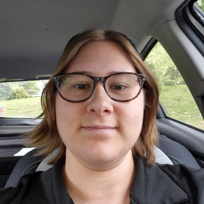 Babysitter in Trélazé: Elise