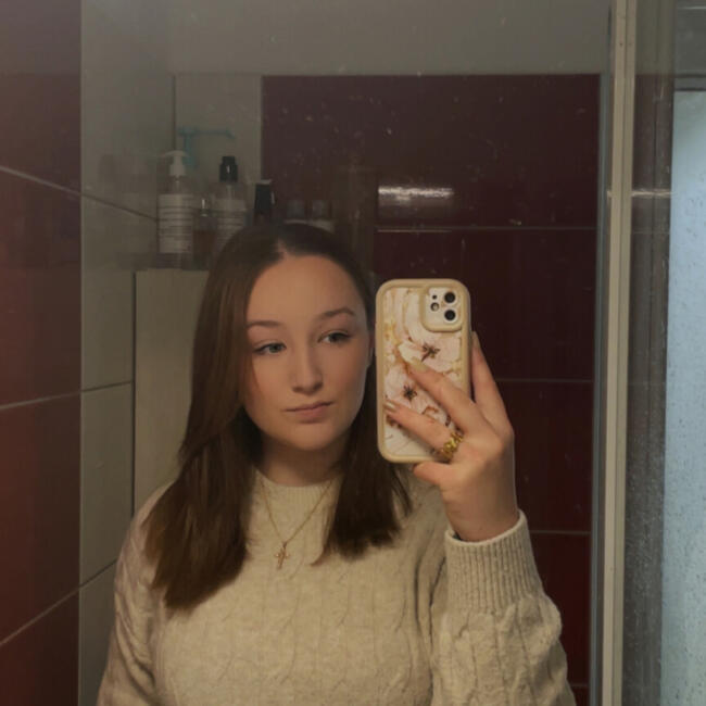 Babysitter in Joigny: Marie