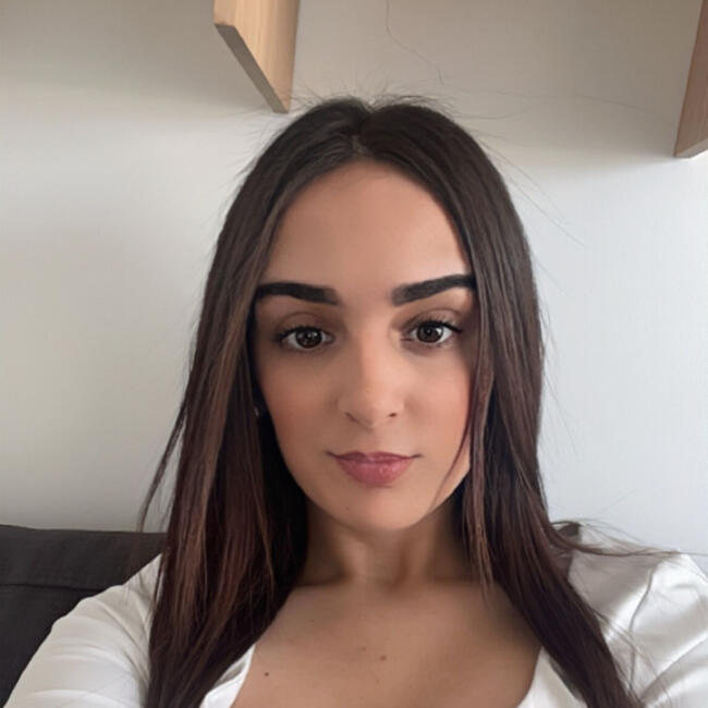 Babysitter in Toulon: Chloe