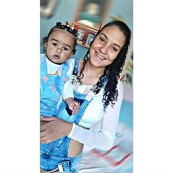 Emprego de babá em Brasília: emprego de babá Juliana