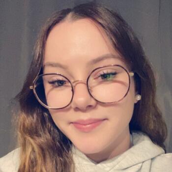 Babysitter in La Selle-Craonnaise: Enora