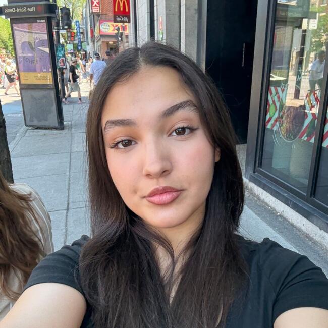 Babysitter in Montreal: Maria