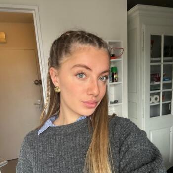 Babysitter in Contest: Mahé