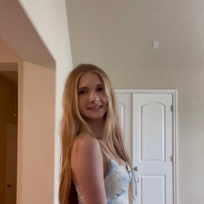 Babysitter in San Antonio: Emma