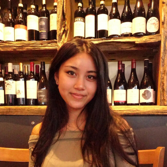 Babysitter in Melbourne: Tia