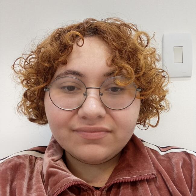 Babá em São José dos Pinhais: Francine