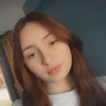 Babysitter in Carvin: Clara