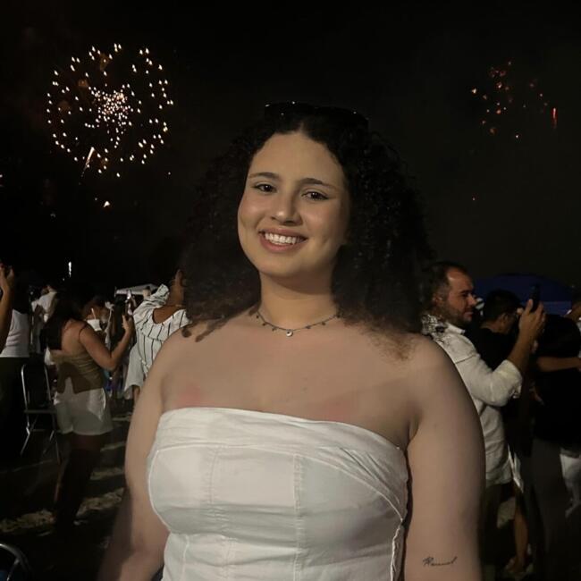 Babá em Lages: Larissa