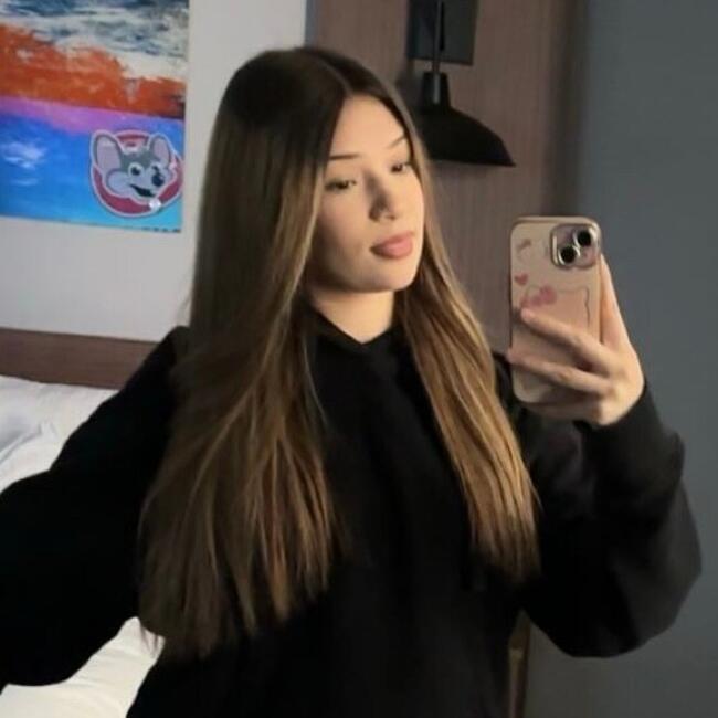 Babysitter in Milwaukee: Alyssa