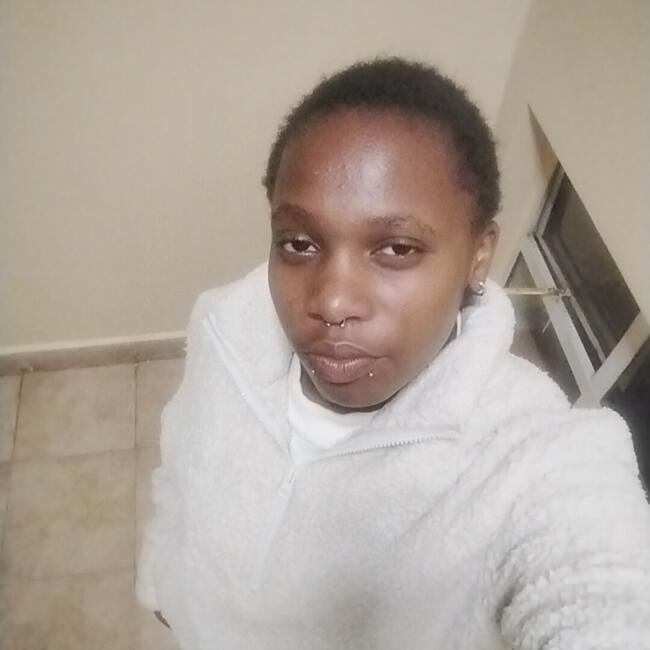 Babysitter in Nairobi: LAURA